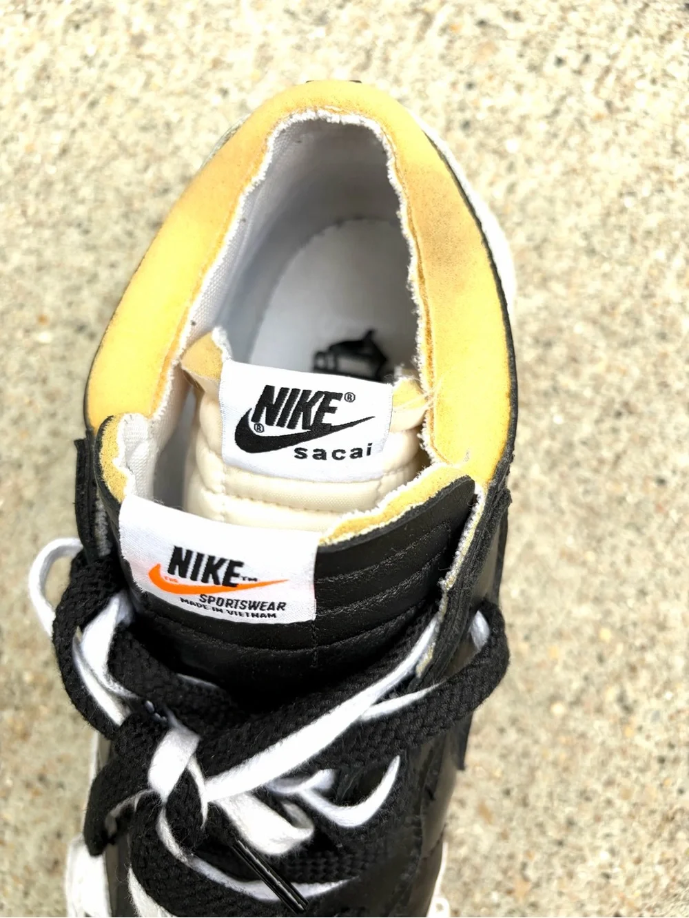 Nike x sacai Men’s Black/White Colorblock Low Top Lace-Up Sneakers